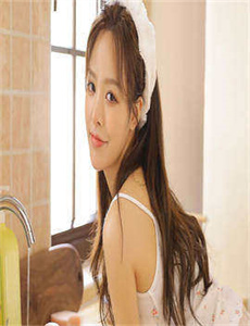 《小妖精抬起臀嗯啊H办公室-VK视频》